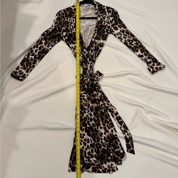 Diane Von Furstenburg Leopard Silk Jersey Print Wrap Dress - Picture 7 of 12